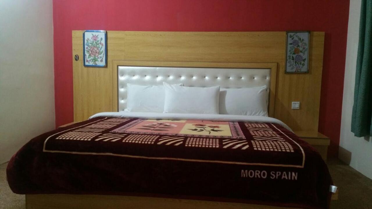 Eden Lake View Hotel Karimabad  Ngoại thất bức ảnh